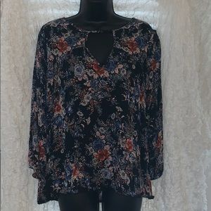 American Eagle keyhole top